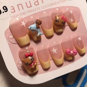 Hand-made press-on nail (brand new)